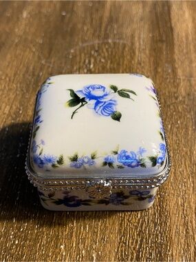 Blue Floral Porcelain trinket box Decorative Vtg